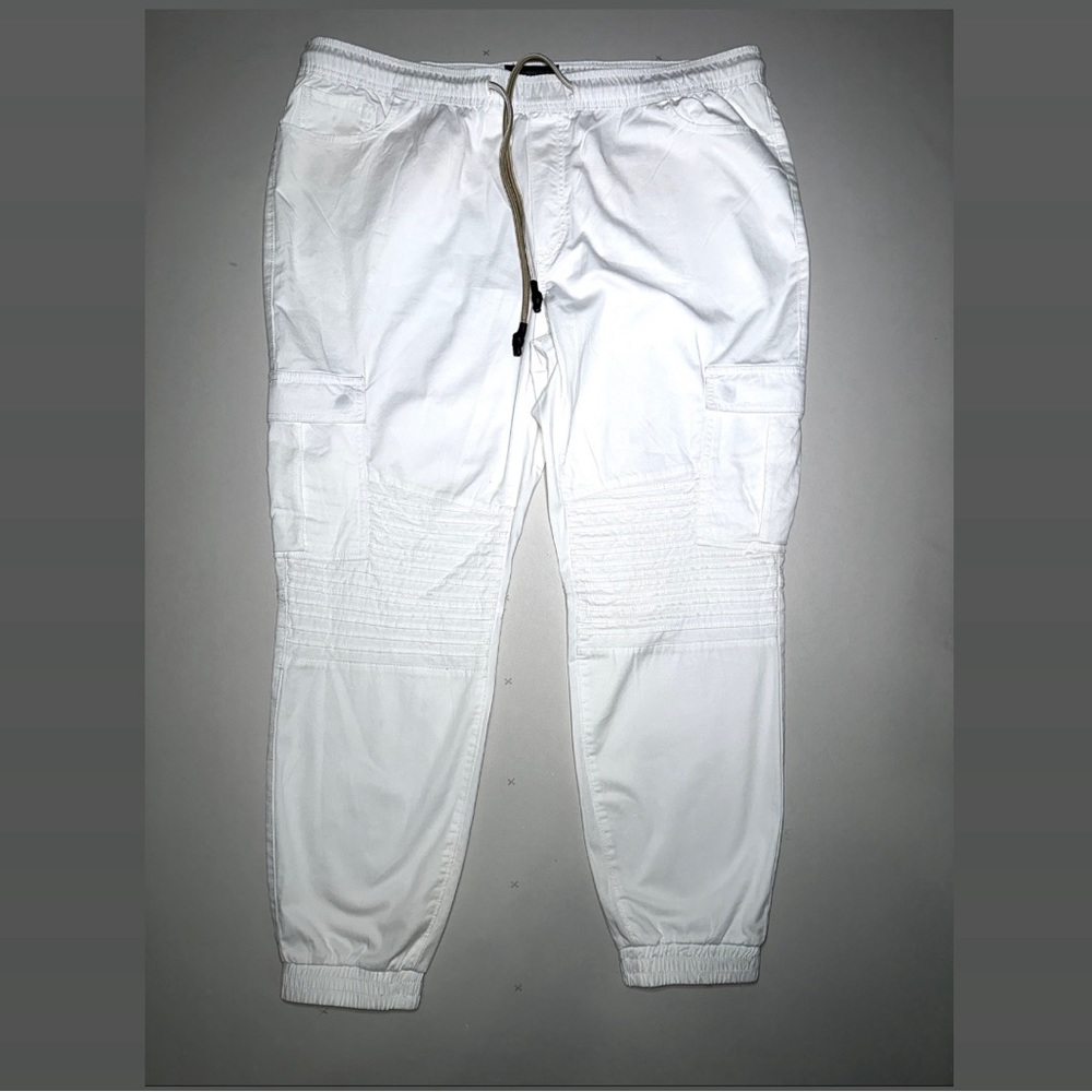 Never worn men’s white cargo pants